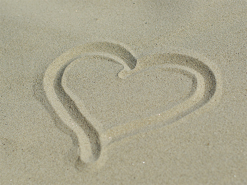 Coração na areia / Imagens Fofas para Tumblr, We Heart it, etc