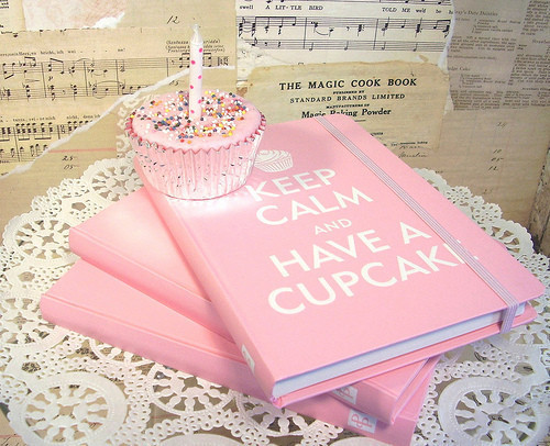 Keep Calm and have a cupcake / Imagens Fofas para Tumblr, We Heart it, etc