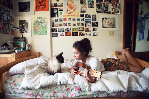 Menina e o gato / Imagens Fofas para Tumblr, We Heart it, etc