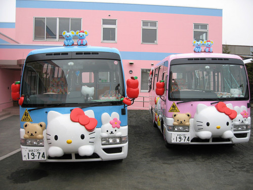 Ônibus Hello Kitty / Imagens Fofas para Tumblr, We Heart it, etc