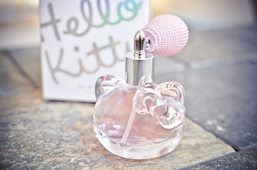Perfume da Hello Kitty / Imagens Fofas para Tumblr, We Heart it, etc