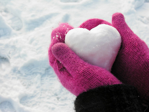 Segurando coração de neve / Imagens Fofas para Tumblr, We Heart it, etc